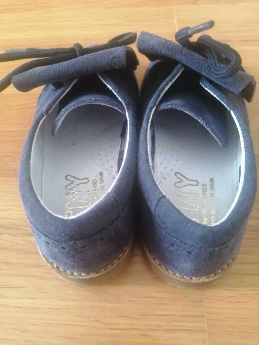 Sapatos de criança novos n 27