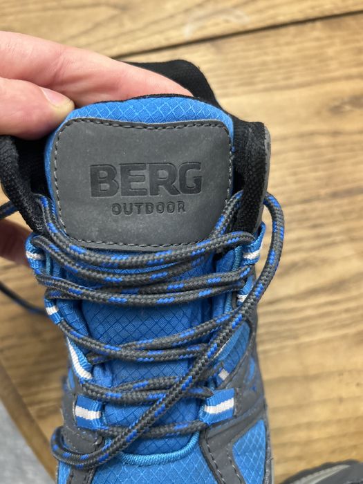 Botas 32 prova de agua montanha azuis