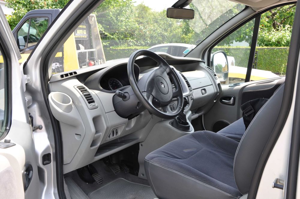 Wynajem/Wypożyczalnia busów - Renault Trafic