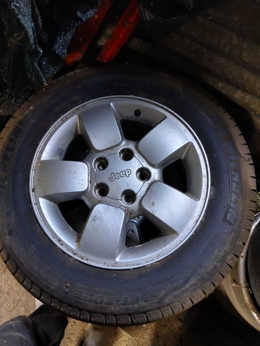 5 jantes com pneus 235/75R17 Jeep WJ/WG