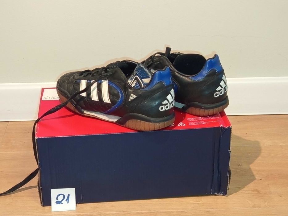 Adidas Stratos Goal rozm. 33 [21] Halówki