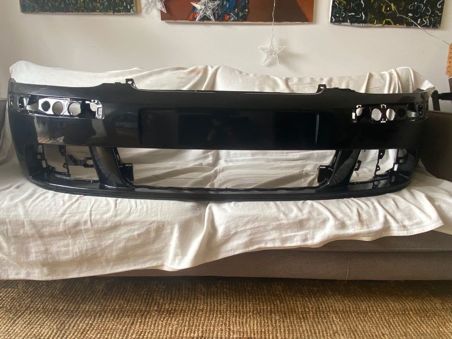 Para-choques Frontal Golf V Preto – Novo, Acabado de Pintar