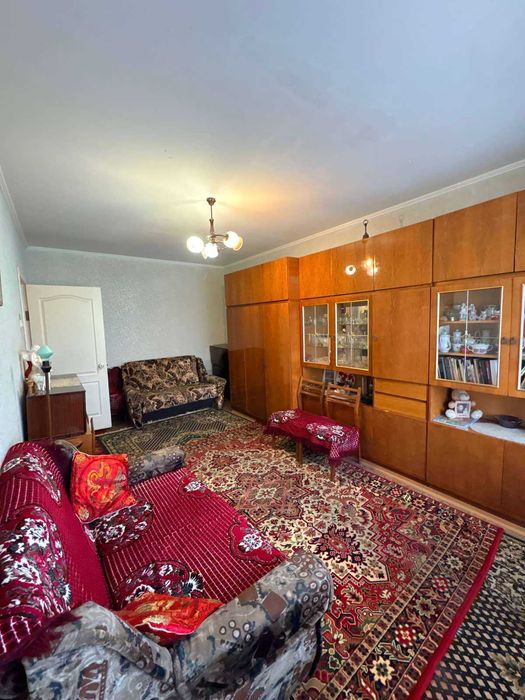 Сади 1к квартира в чудовому стані!