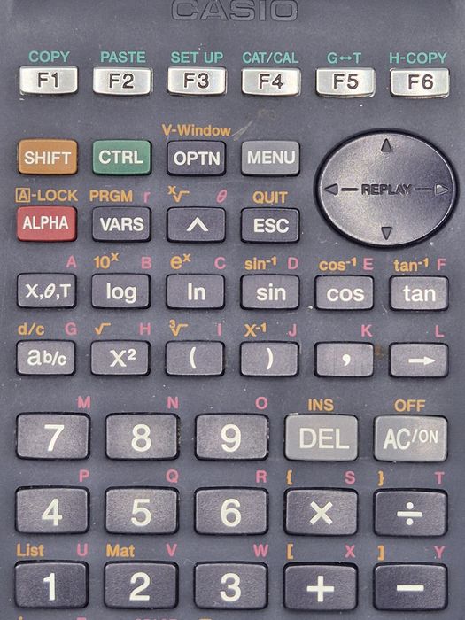 Kalkulator naukowy Casio Algebra FX 2.0 Plus. Graficzny.