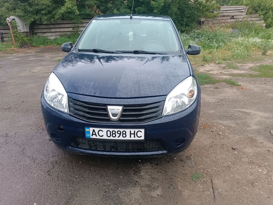 Продам Дачіа Сандеро  2010 бензин 1.15.