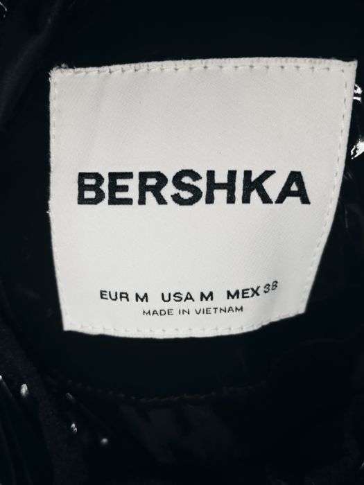 Casaco de penas da Bershka