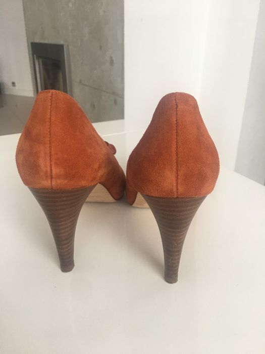 Buty szpilki w kolorze rdzawym