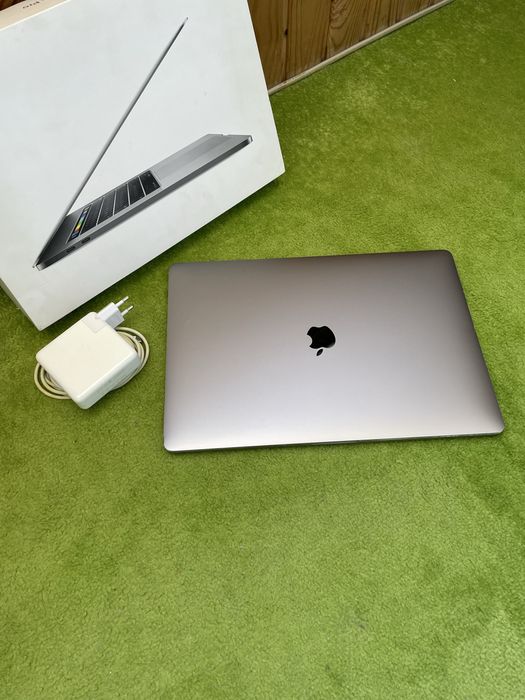 Macbook Pro 15 2016 i7, 16/256