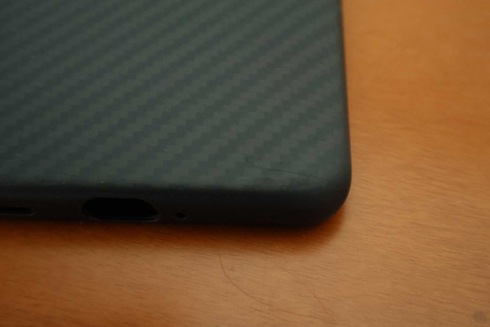 Capa Oficial OnePlus 8 Pro Karbon Bumper Case