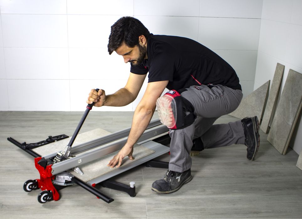 Maquina de cortar azulejo da  Rubi TZ-1020