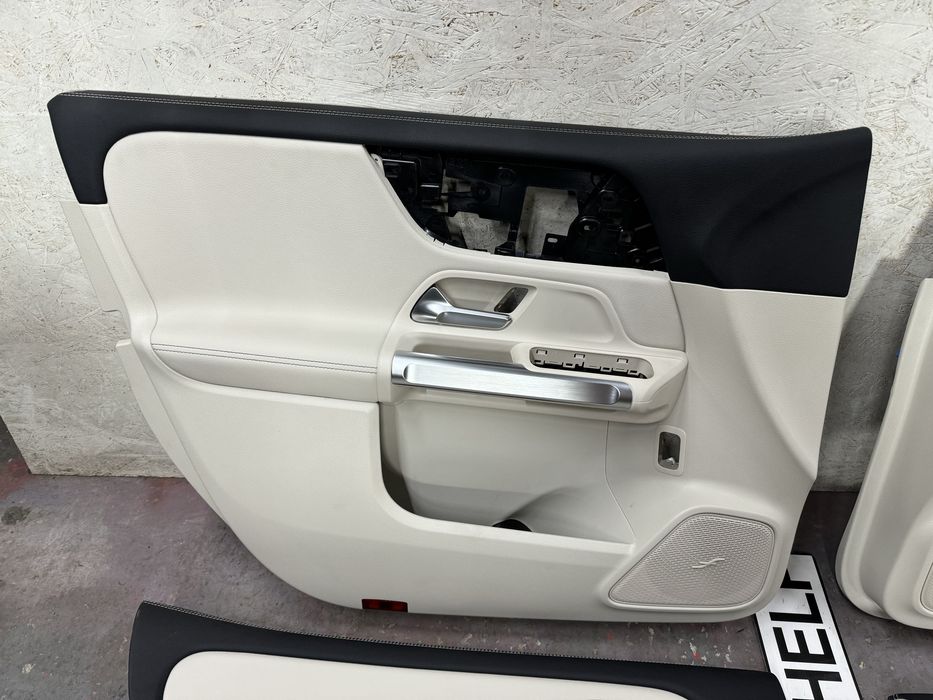 Карты обшивка Дверей EQB 250+ X243 Mercedes Benz Светлый Салон 2023 г.