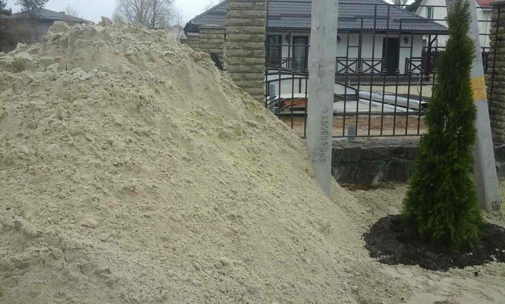 Песок не дорого.