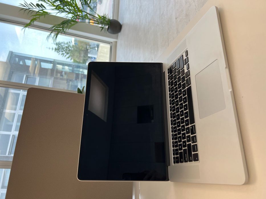 Apple MacBook Pro (A1398)