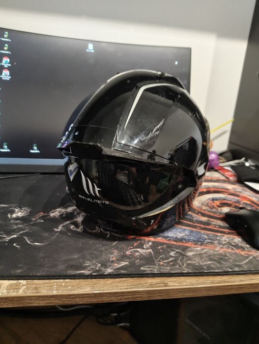 kask szczenkowy czarny