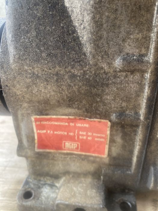 Motor antigo de explosao, a gasolina e petroleo.