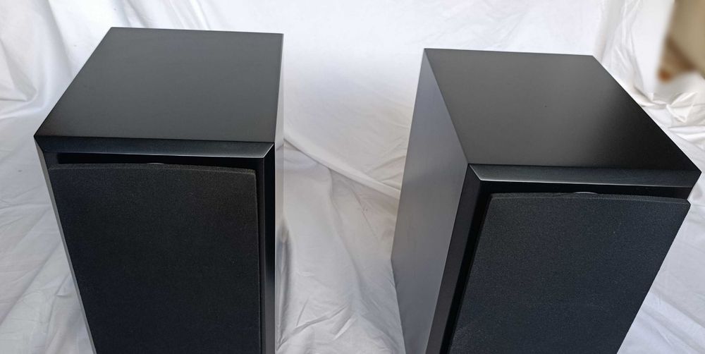 Dynaudio Emit M20 Satin Black - Par de colunas Hi-Fi, em excelente estado de conservação