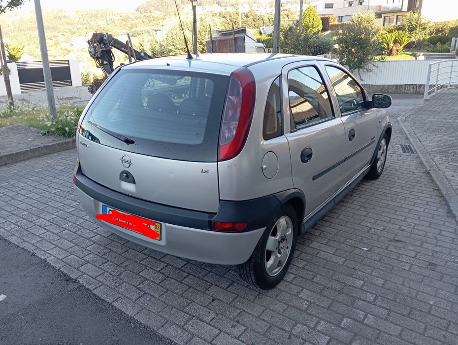 Opel corsa  1.2 CC. 130 mil kms reais 2003