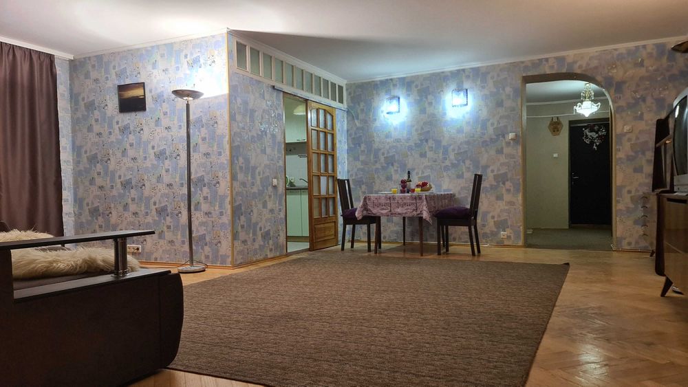 Посуточно, подобово метро Позняки 2кімн, 4 поверх