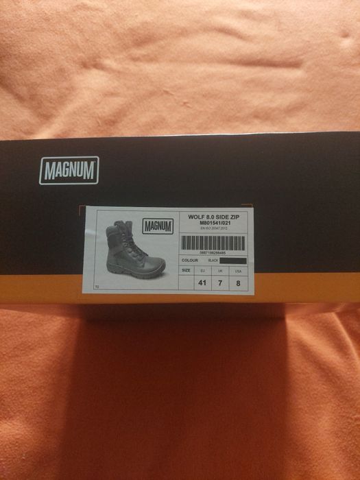 Magnum Wolf 8.0 side zip