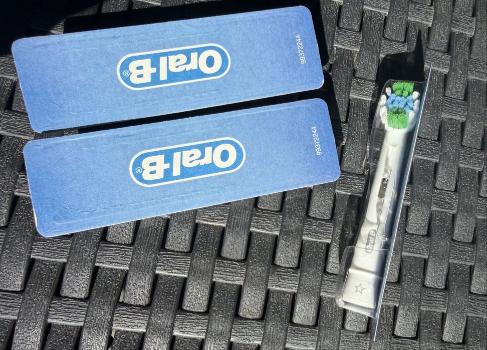 3 szczoteczki do oral-b