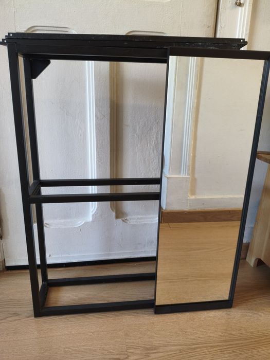 Móvel com espelho IKEA