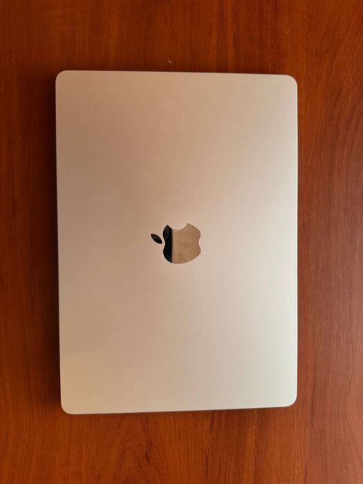 MacBook Air 13.6 2022 M2 8ram 256ssd