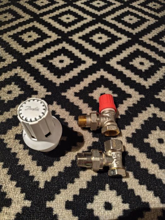 Zawór termostatyczny Danfoss 1/2"-zestaw