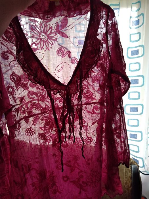 Sprzedam bluzkę z długimi rękawem