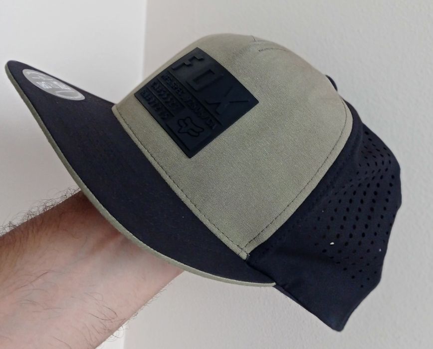 Кепка FOX відомий дорогий бренд.