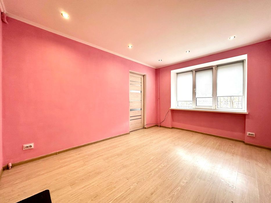Продаж 2х суміжних кімнат в гуртожитку у м. Стебник!