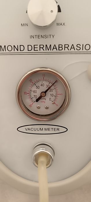 Vendo máquina de microdermoabrasão usada