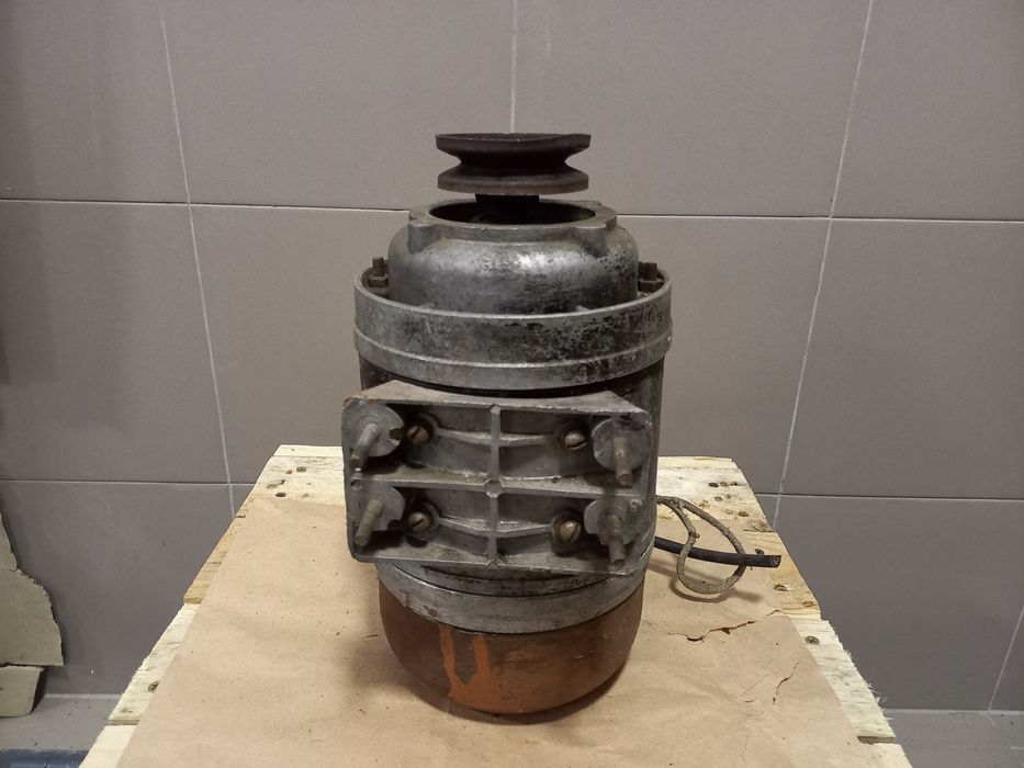 Электродвигатель ссср 220В. Мотор