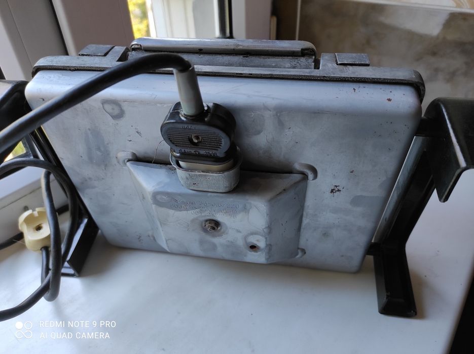 Вафельница,б/у, 900гр.