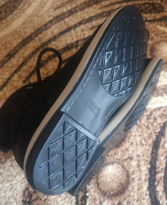 Продам женские ботинки из натуральной кожи нобук