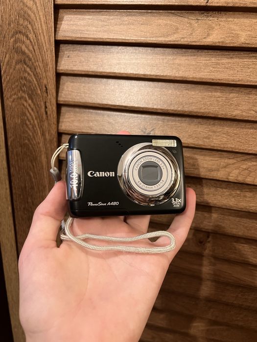 Цифровий фотоапарат Canon PowerShot A480 CCD (картка 2GB у комплекті) чудовий стан!