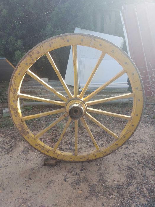 Rodas carroça antiga