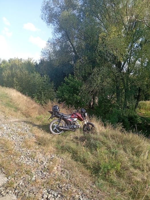 Продаю Спарк 125 2C на доках