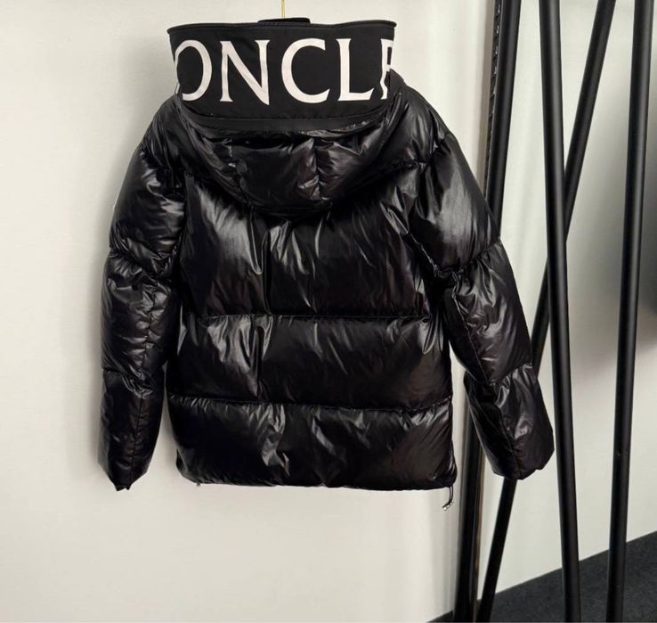 Жіночий зимовий пуховік куртка Moncler
