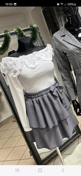 Śliczna biała hiszpankowa bluzeczka