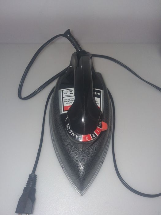 Antigo Ferro de Passar a Seco Black and Decker