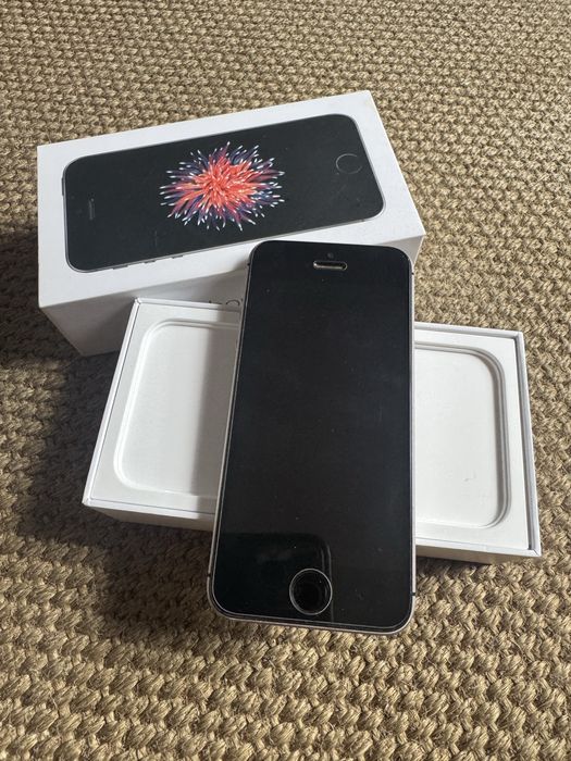 Iphone SE usado em bom estado, com caixa.