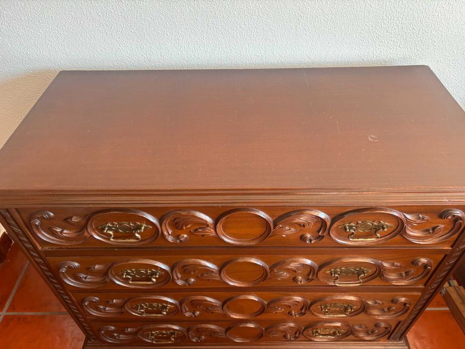 Quarto completo de casal em madeira maciça - Zona Setúbal