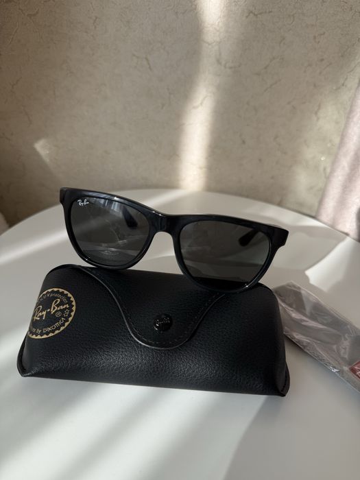 Ray-Ban RB4184 Square Su...sses, Black/Green, 54 mm New