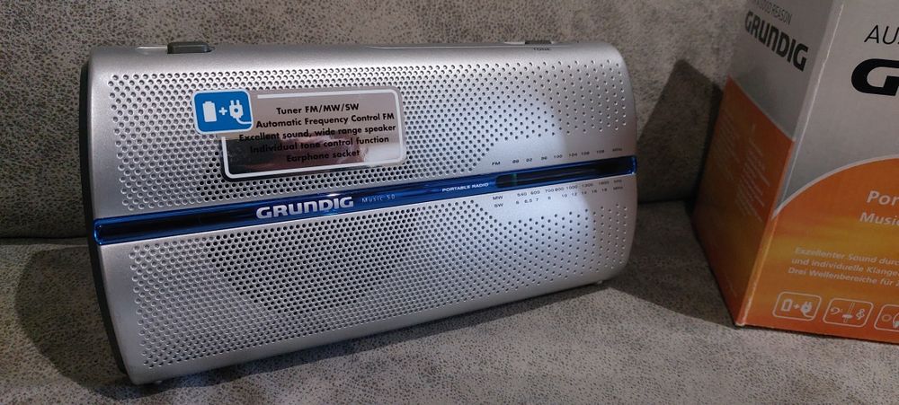 Rádio portátil Grundig