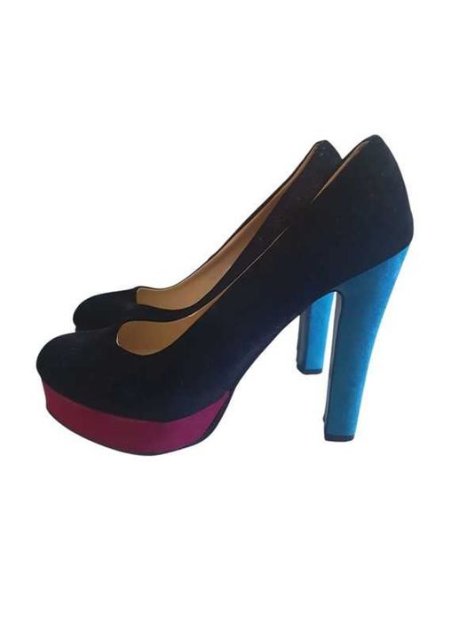 Szpilki 38 czarna z kolorem.