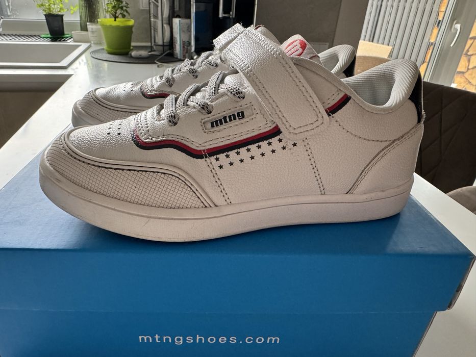 Кеди, кросівки