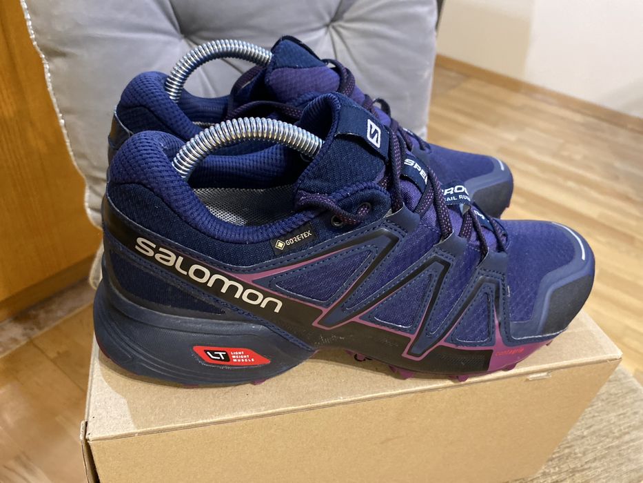 Buty trekingowe marki Salomon,