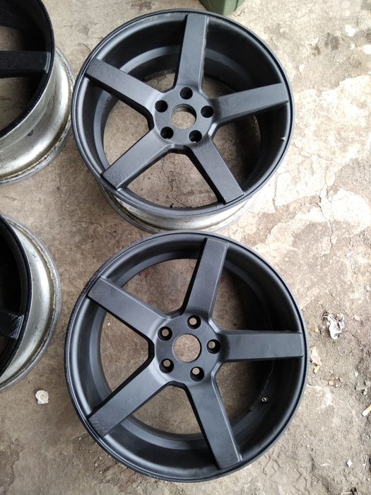 Felgi 18 5x112 8j et 35 vossen cv3