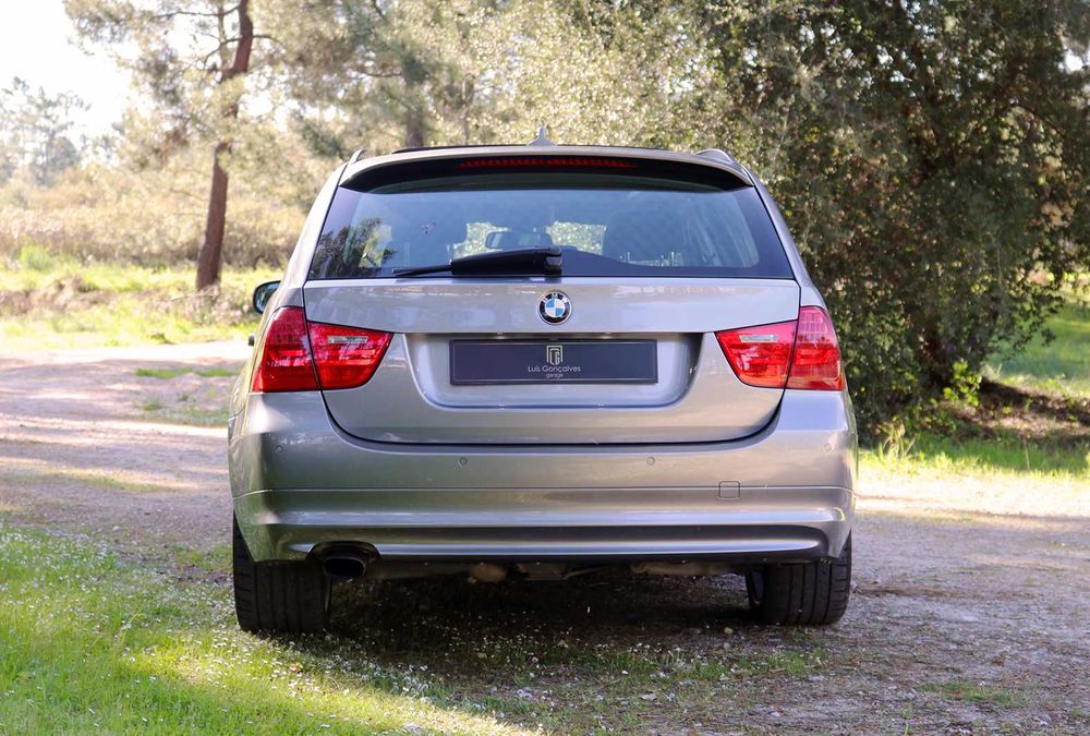BMW 318d LCI Navigation **Irrepreensível**