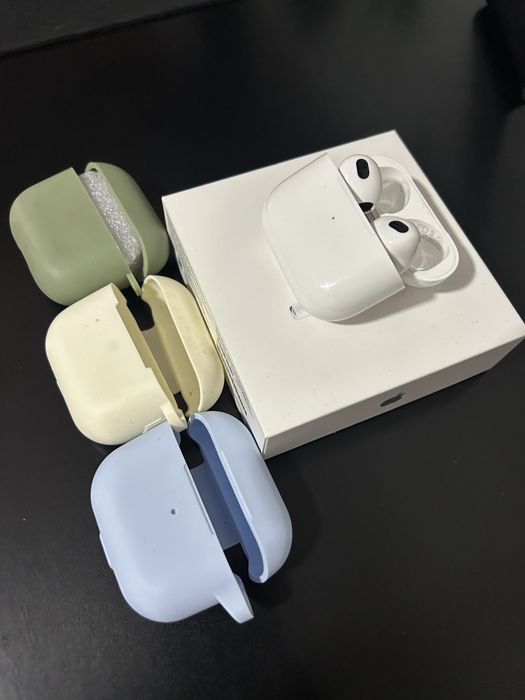Vendo AirPods 3 com capas